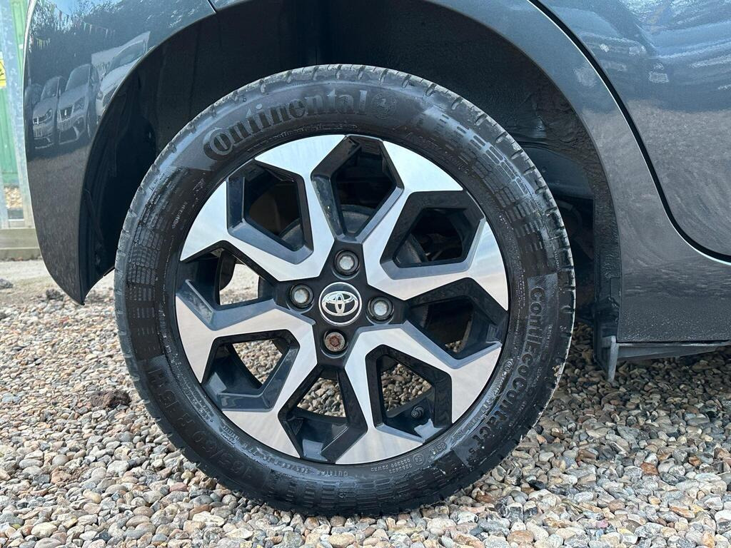 
								2019 Toyota AYGO 1.0 VVT-i x-trend Funroof x-shift full									