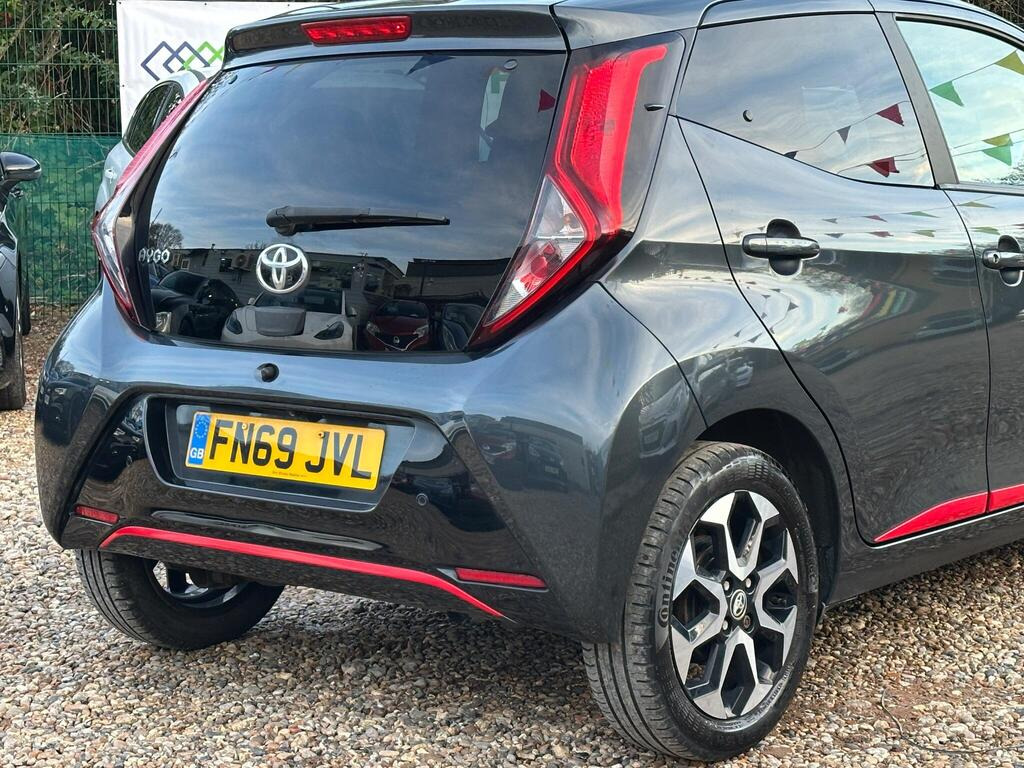 
								2019 Toyota AYGO 1.0 VVT-i x-trend Funroof x-shift full									