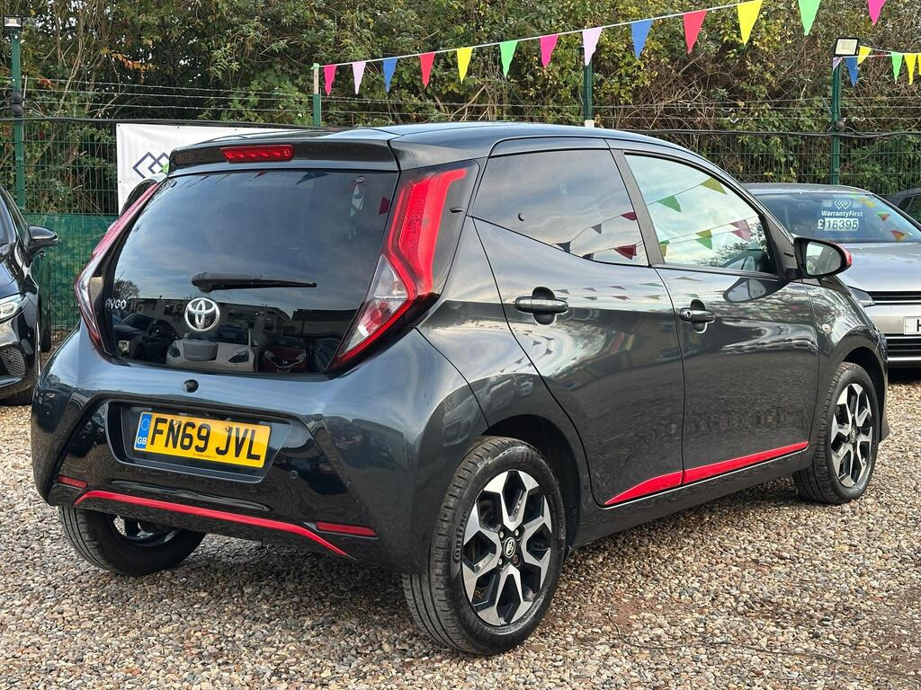 
								2019 Toyota AYGO 1.0 VVT-i x-trend Funroof x-shift full									