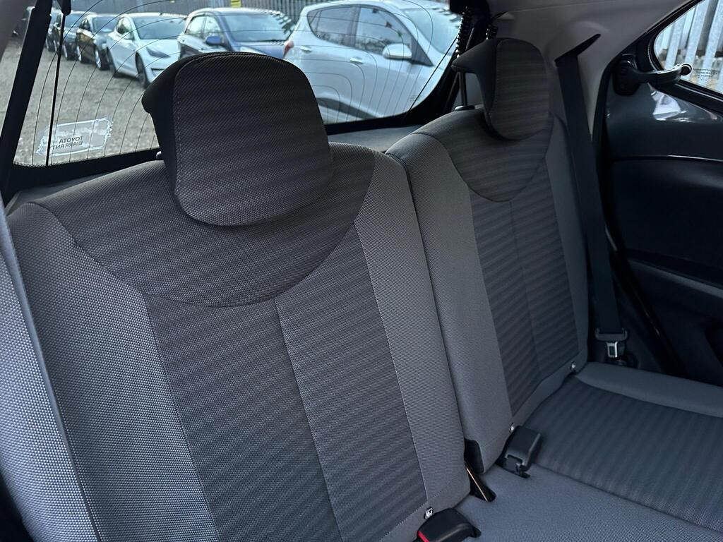 
								2019 Toyota AYGO 1.0 VVT-i x-trend Funroof x-shift full									