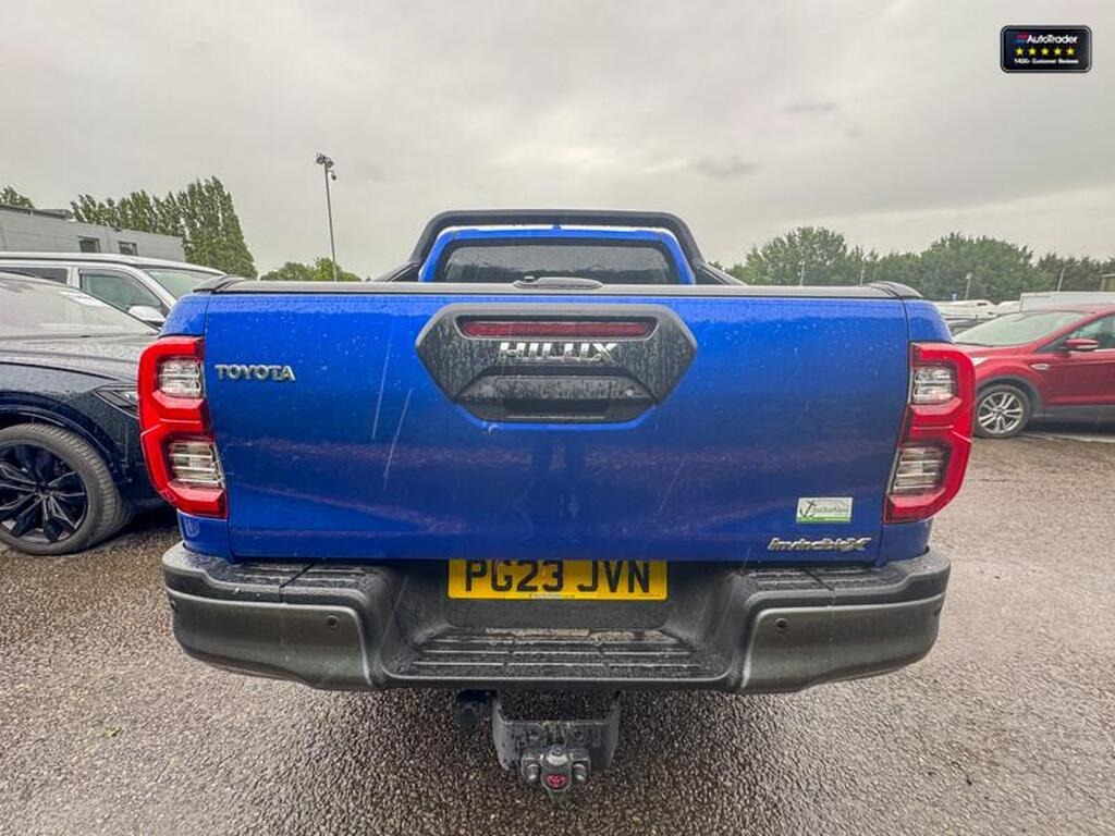 
								2023 Toyota Hilux Invincible X D-4D 2.8 LT full									
