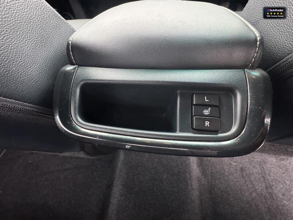 
								2023 Toyota Hilux Invincible X D-4D 2.8 LT full									