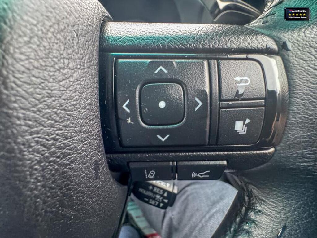 
								2023 Toyota Hilux Invincible X D-4D 2.8 LT full									