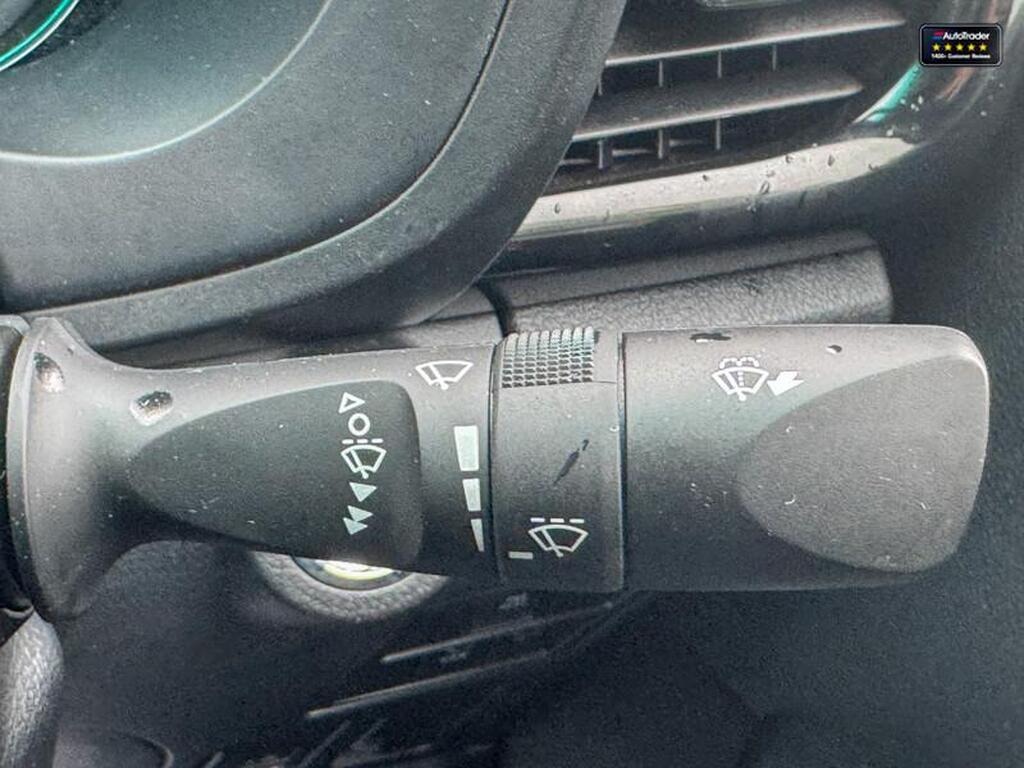 
								2023 Toyota Hilux Invincible X D-4D 2.8 LT full									