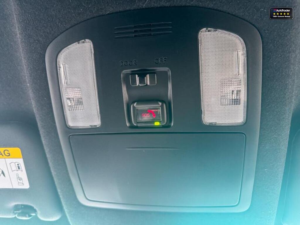 
								2023 Toyota Hilux Invincible X D-4D 2.8 LT full									