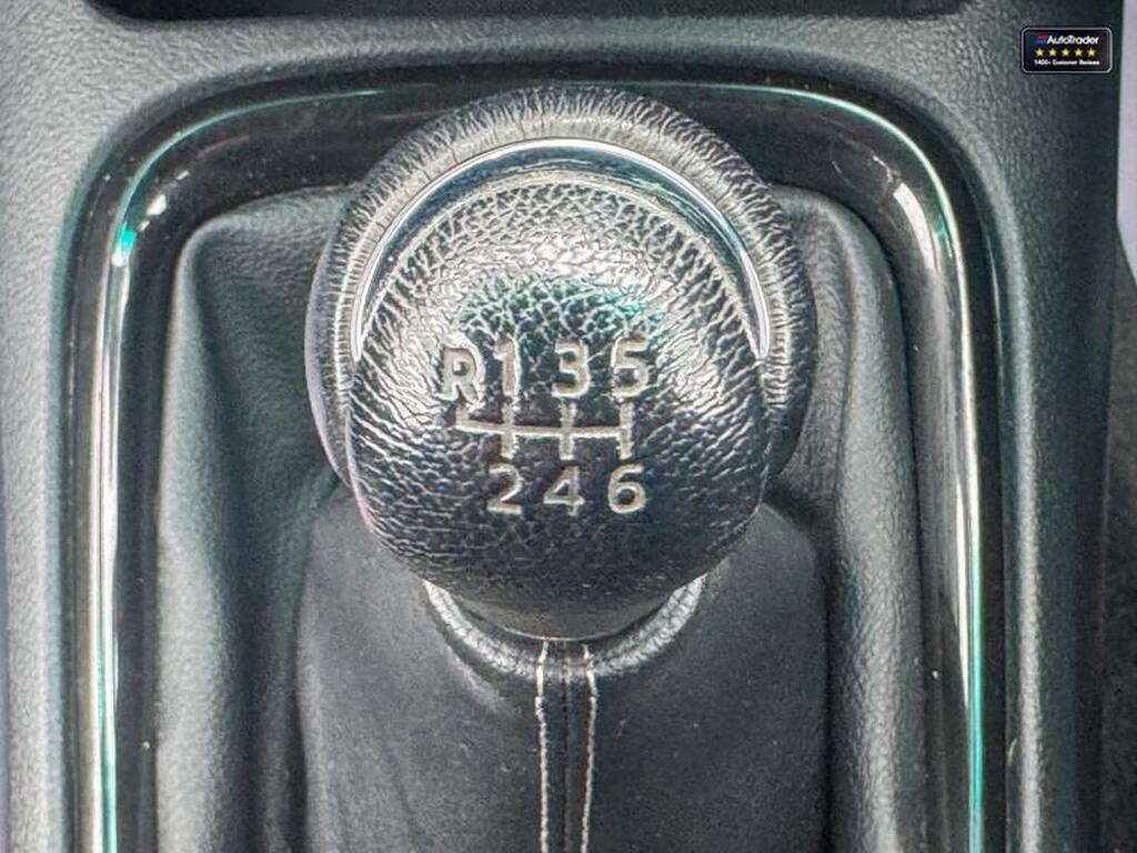 
								2023 Toyota Hilux Invincible X D-4D 2.8 LT full									