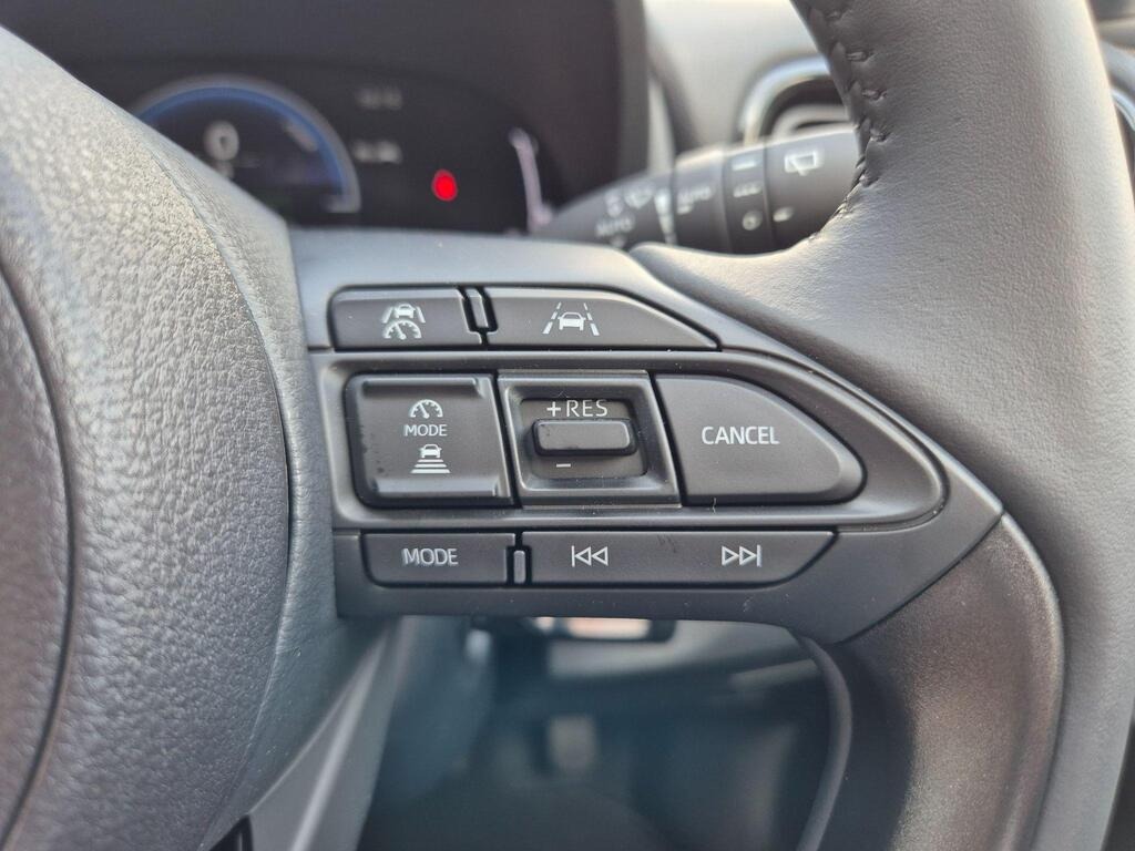 
								2025 Toyota Yaris 1.5 VVT-h Design E-CVT full									