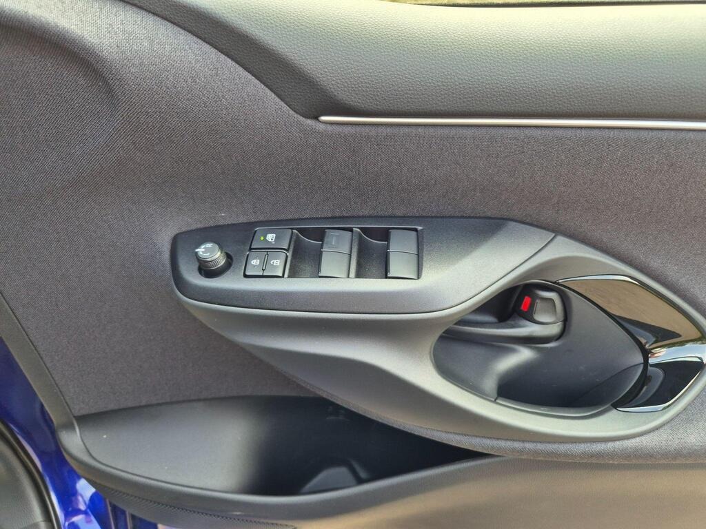 
								2025 Toyota Yaris 1.5 VVT-h Design E-CVT full									