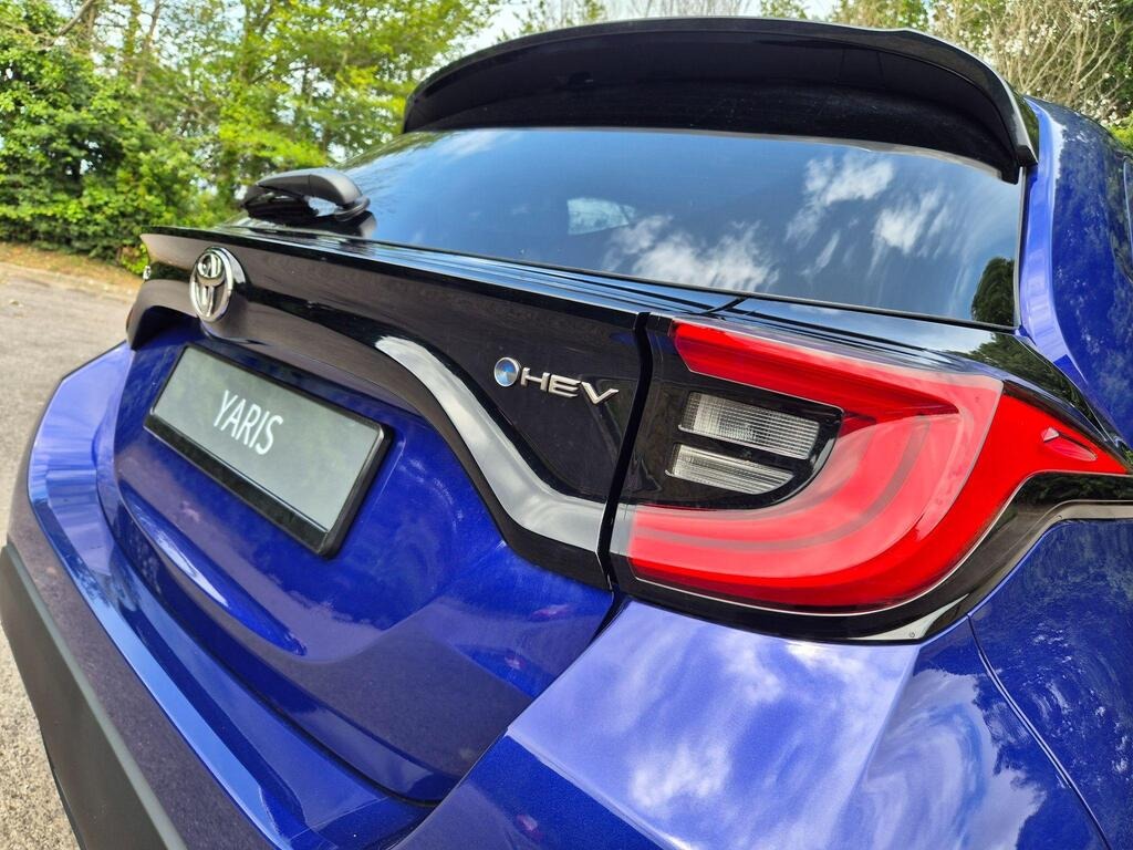 
								2025 Toyota Yaris 1.5 VVT-h Design E-CVT full									