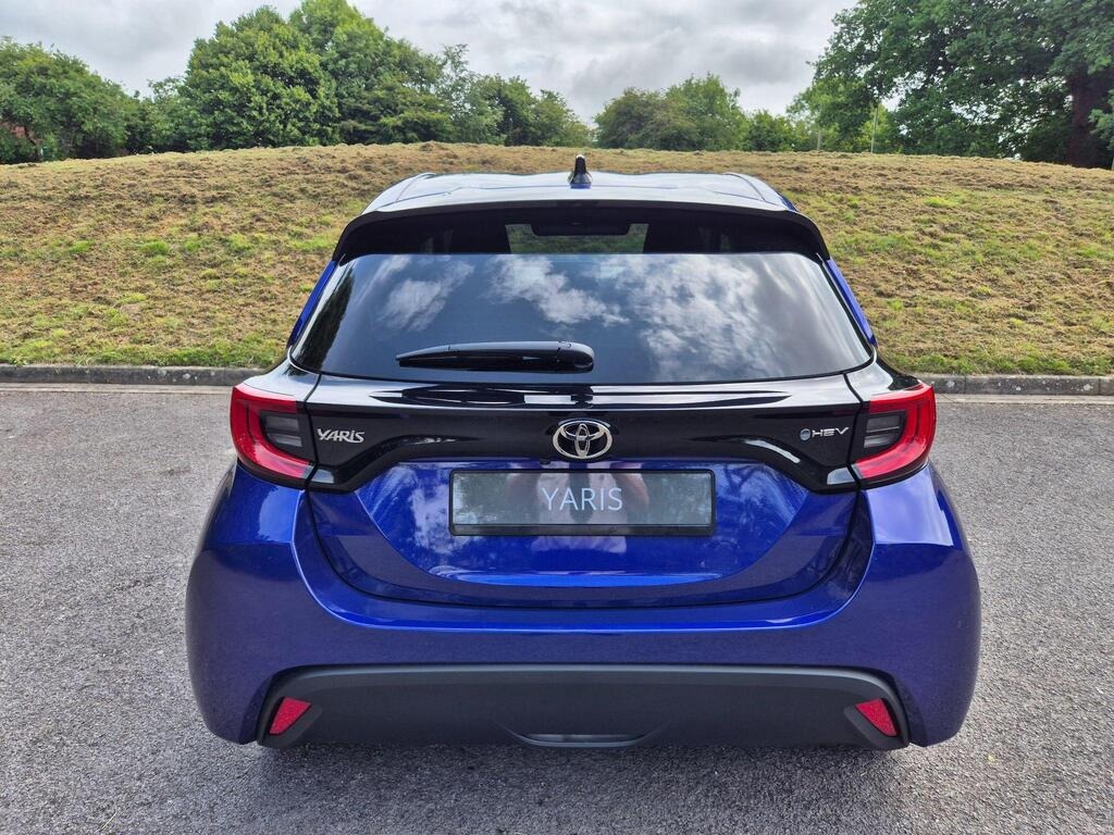 
								2025 Toyota Yaris 1.5 VVT-h Design E-CVT full									