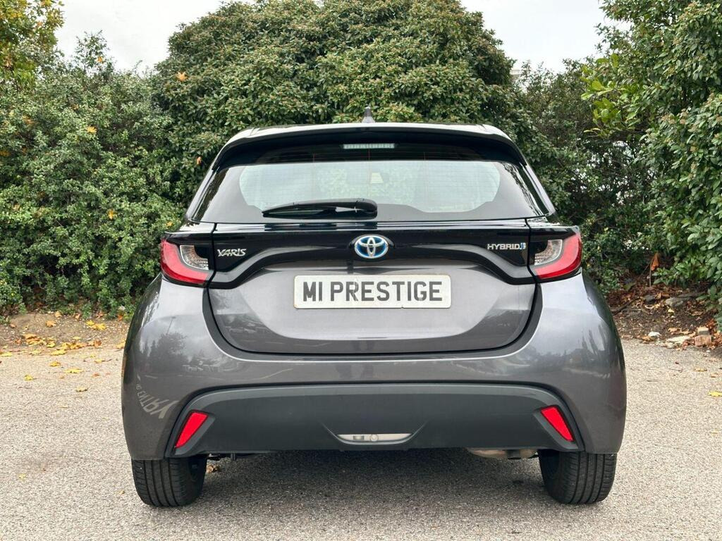 
								2023 Toyota Yaris 1.5 VVT-h Icon E-CVT full									