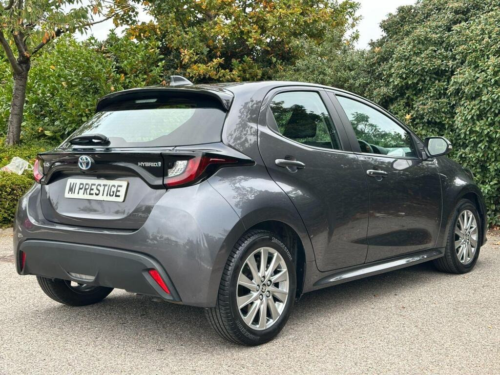 
								2023 Toyota Yaris 1.5 VVT-h Icon E-CVT full									