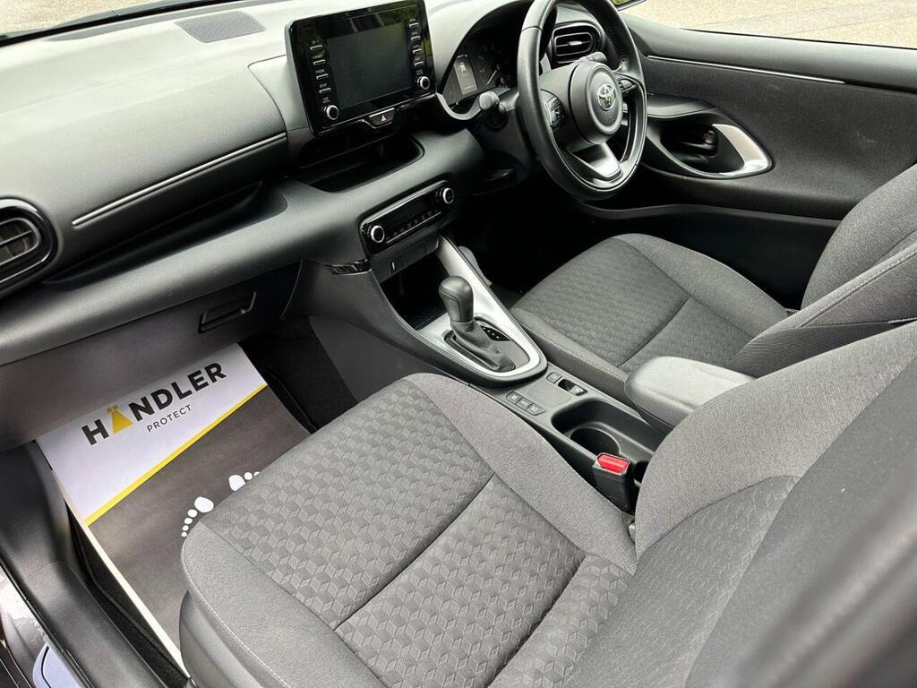 
								2023 Toyota Yaris 1.5 VVT-h Icon E-CVT full									