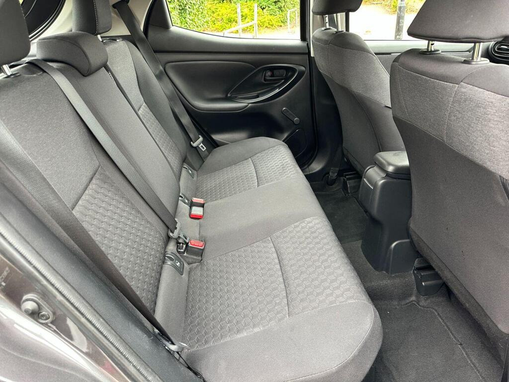 
								2023 Toyota Yaris 1.5 VVT-h Icon E-CVT full									