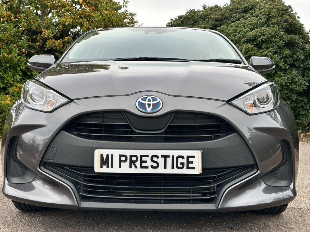 
								2023 Toyota Yaris 1.5 VVT-h Icon E-CVT full									