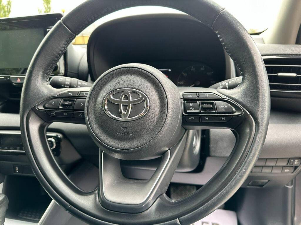 
								2023 Toyota Yaris 1.5 VVT-h Icon E-CVT full									