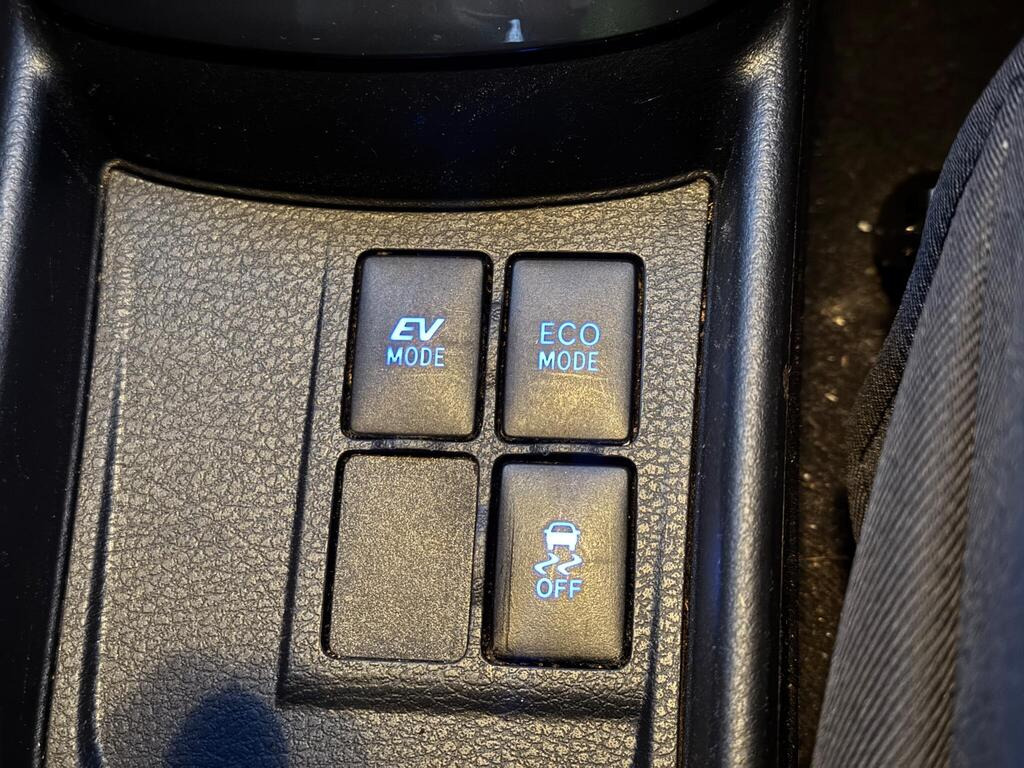 
								2017 Toyota Yaris 1.5 VVT-h Icon E-CVT full									