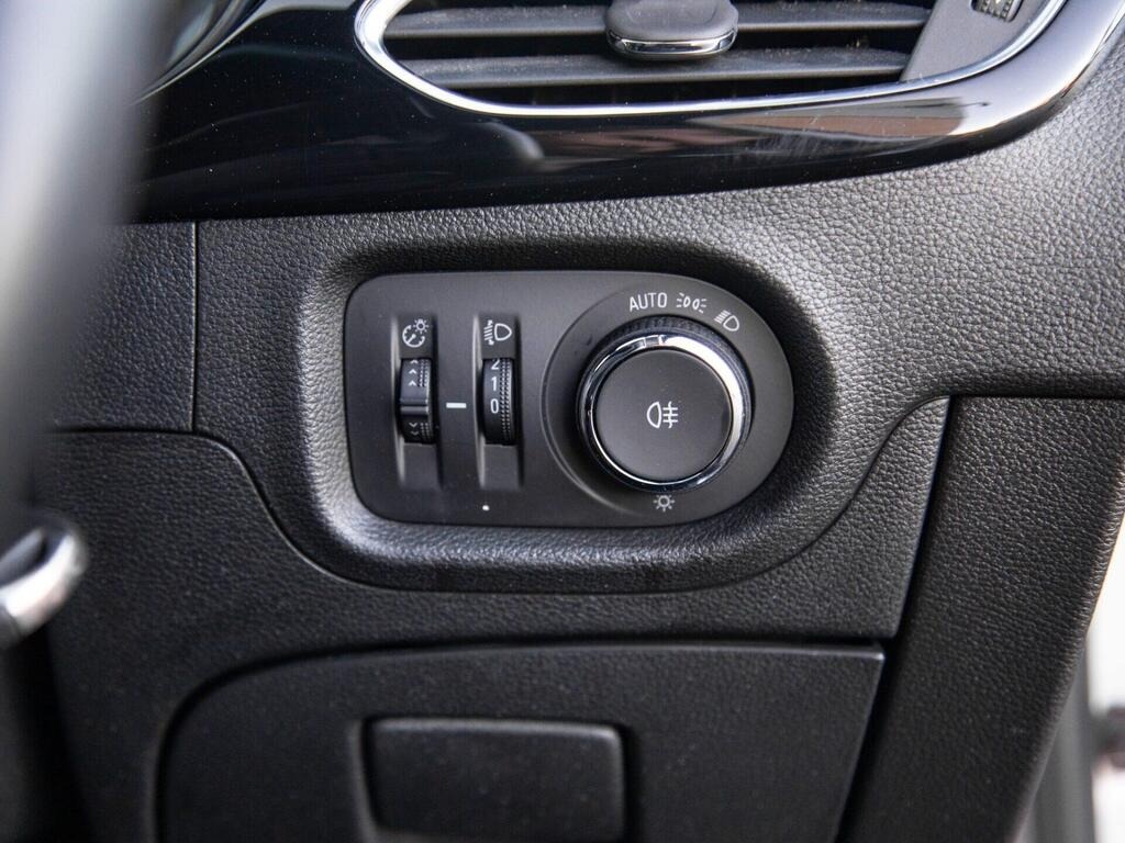 
								2019 Vauxhall Astra 1.4i Turbo SRi VX Line full									