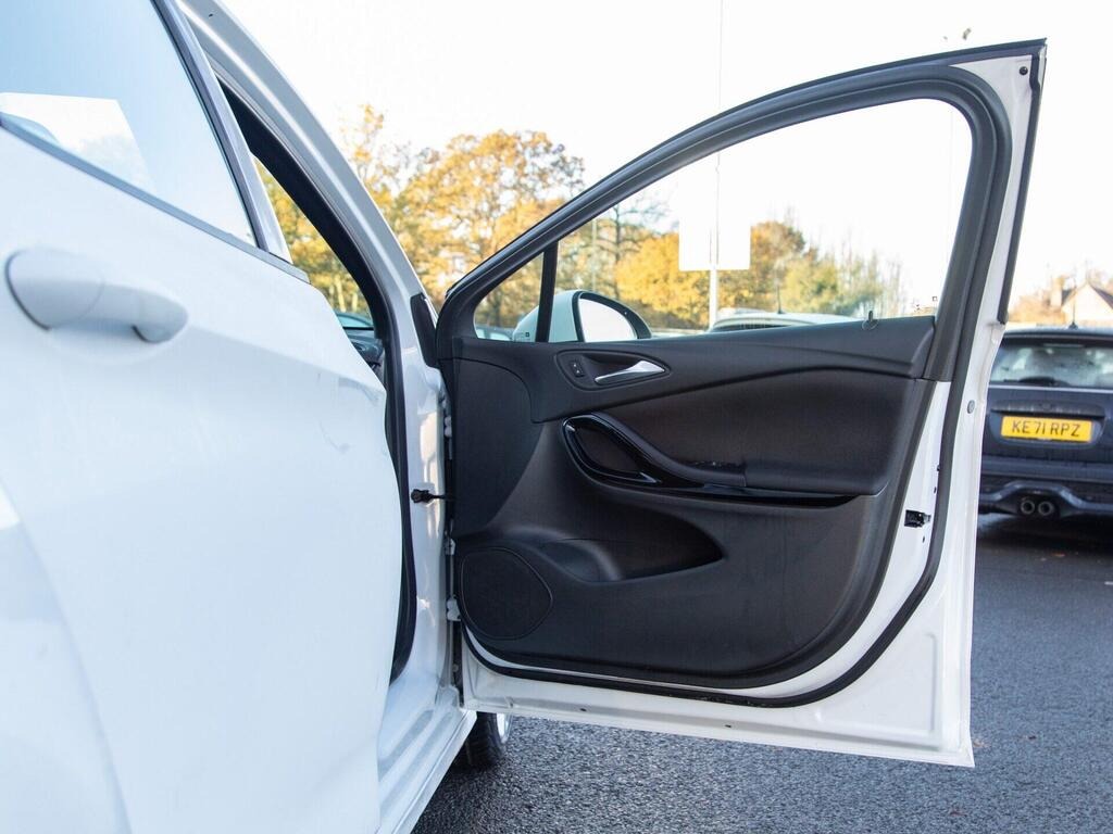 
								2019 Vauxhall Astra 1.4i Turbo SRi VX Line full									