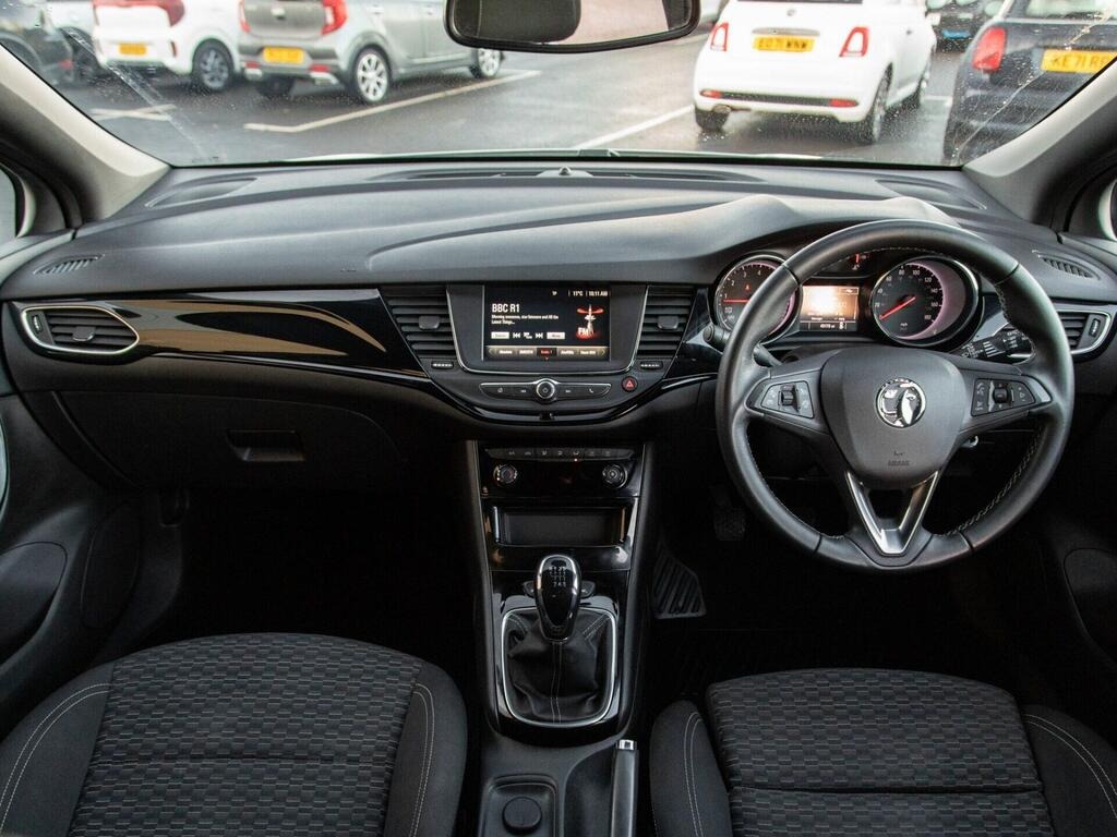 
								2019 Vauxhall Astra 1.4i Turbo SRi VX Line full									