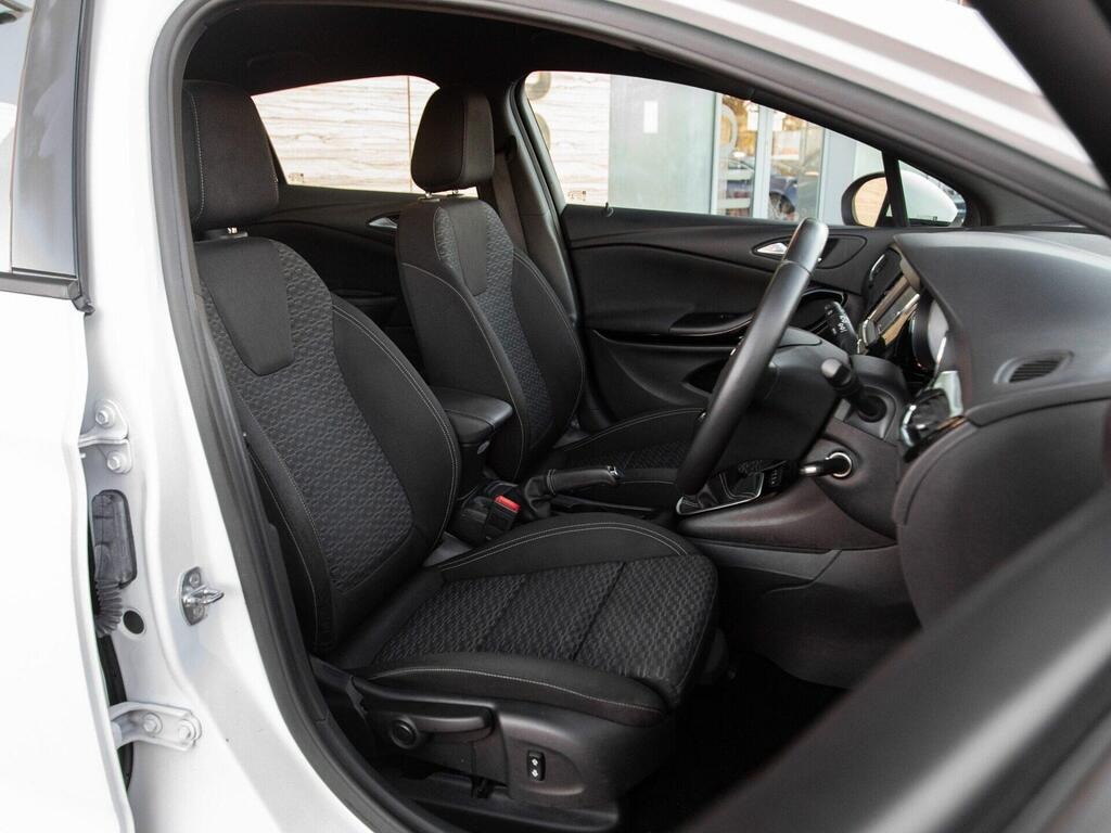 
								2019 Vauxhall Astra 1.4i Turbo SRi VX Line full									