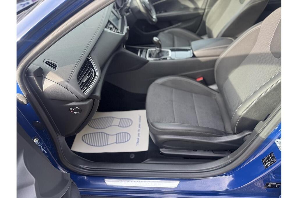 
								2019 Vauxhall Insignia 1.6 Turbo D ecoTEC Tech Line Nav Grand Sport full									