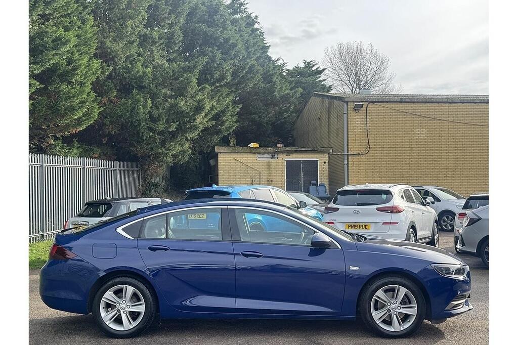 
								2019 Vauxhall Insignia 1.6 Turbo D ecoTEC Tech Line Nav Grand Sport full									