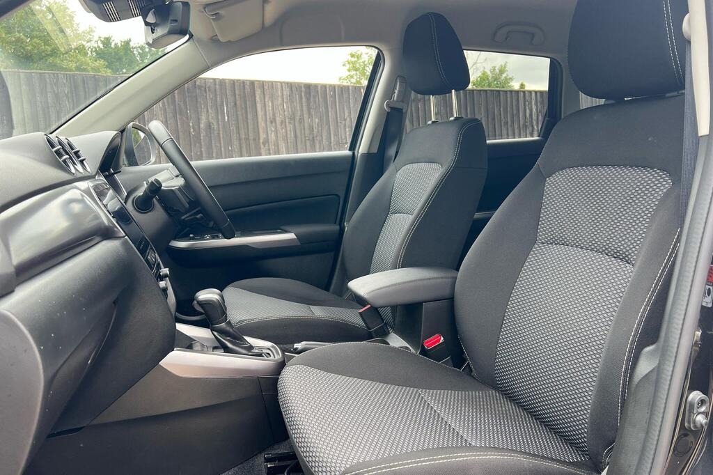 
								2025 Suzuki Vitara 1.5 Motion AGS Auto full									