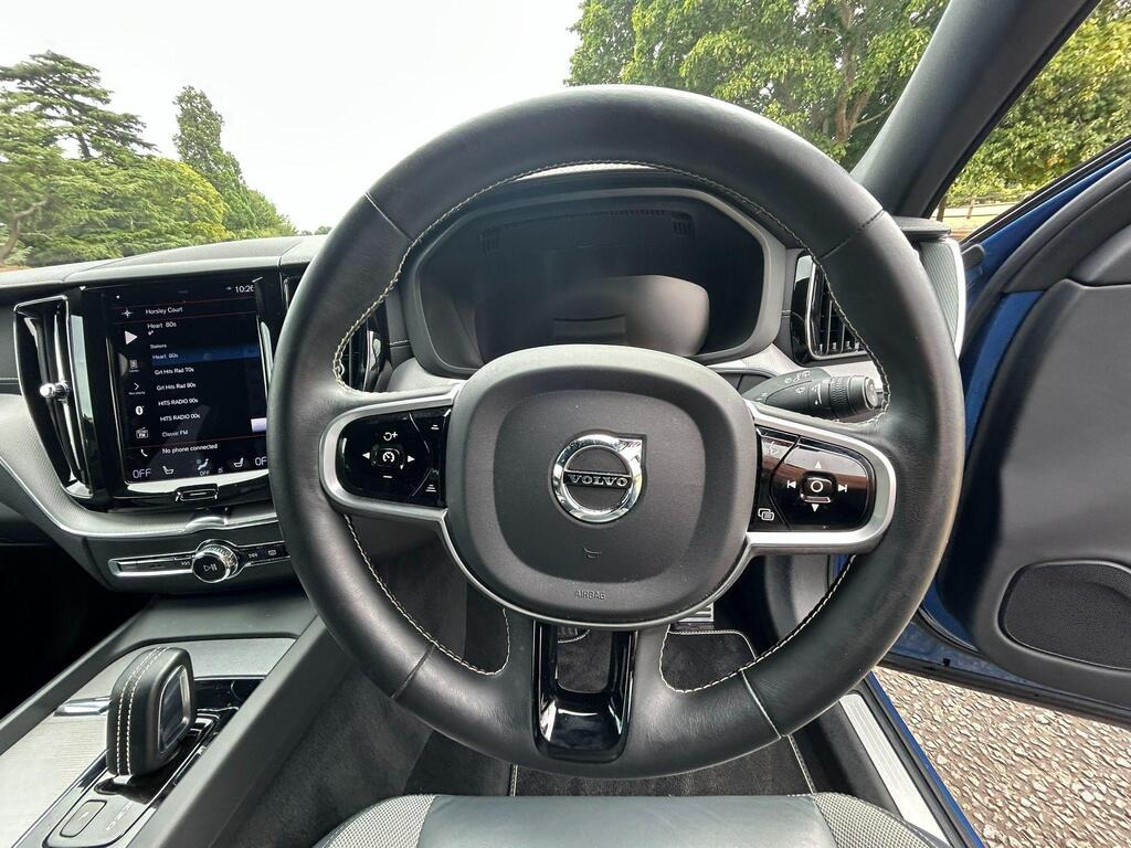 
								2020 Volvo XC60 2.0 B4 MHEV R-Design Pro Auto AWD full									