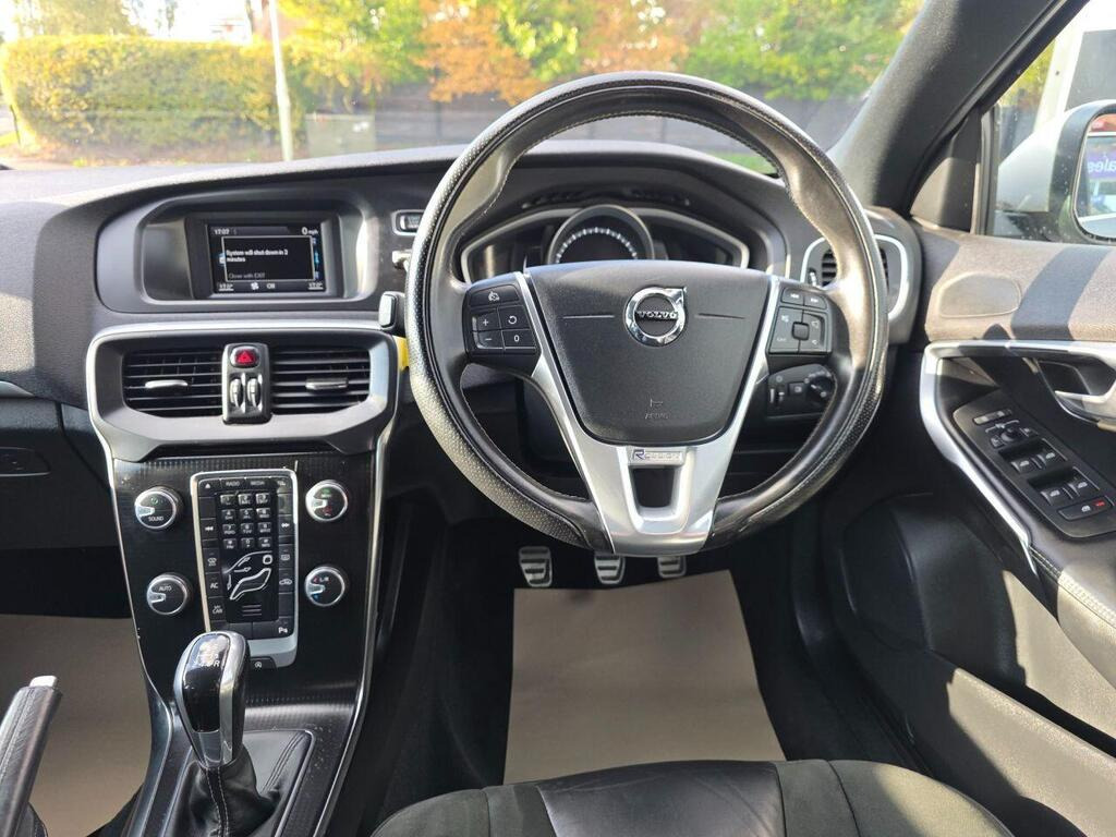 
								2016 Volvo V402.0 D4 R-Design full									