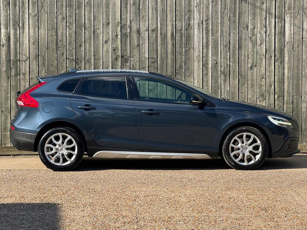 2018 Volvo V40 Cross Country 1.5 T3 Pro Auto