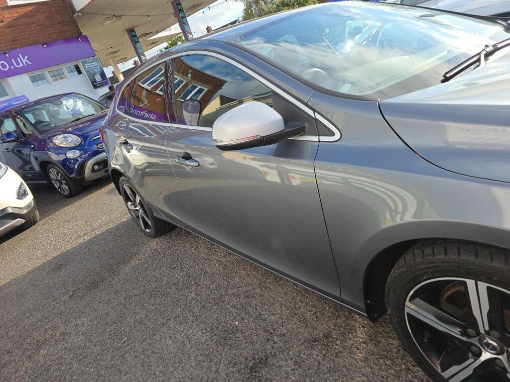 
								2016 Volvo V402.0 D4 R-Design full									