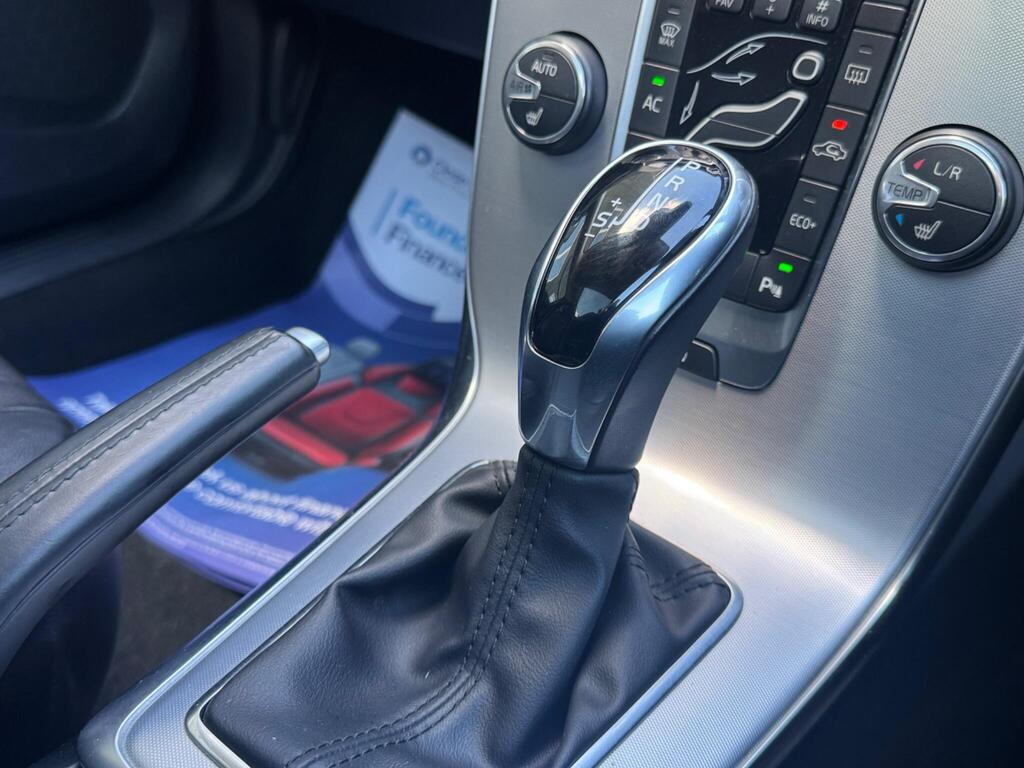 
								2018 Volvo V40 Cross Country 1.5 T3 Pro Auto full									