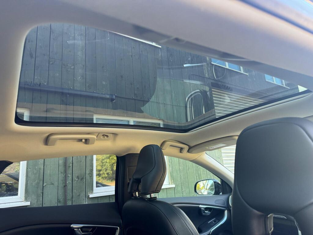 
								2018 Volvo V40 Cross Country 1.5 T3 Pro Auto full									