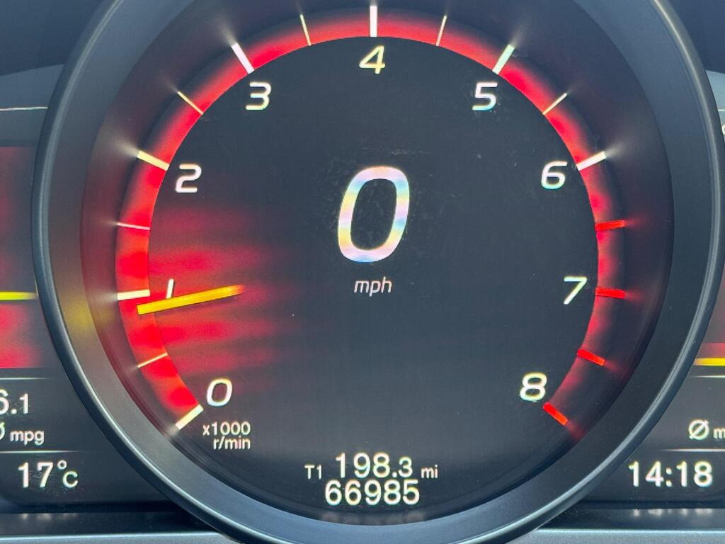 
								2018 Volvo V40 Cross Country 1.5 T3 Pro Auto full									