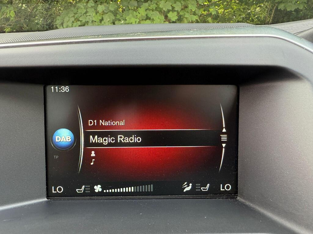 
								2015 Volvo XC 602.4 D5 SE Lux Nav Auto AWD full									