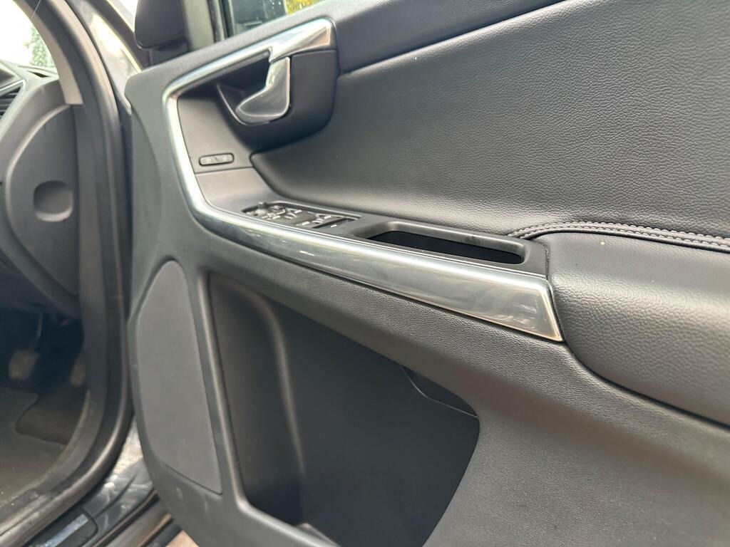 
								2015 Volvo XC60 2.0 D4 SE U full									