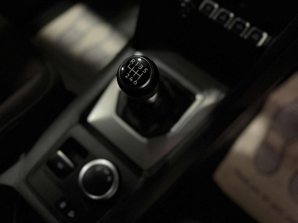 
								2025 Volkswagen Amarok 2.0 TDI Life 4Motion full									