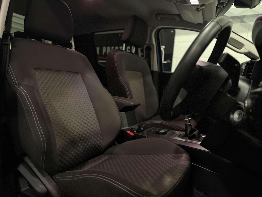 
								2025 Volkswagen Amarok 2.0 TDI Life 4Motion full									