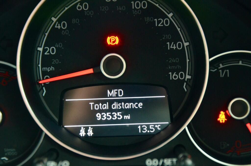 
								2016 Volkswagen Beetle2.0 TDI BlueMotion Tech R-Line full									