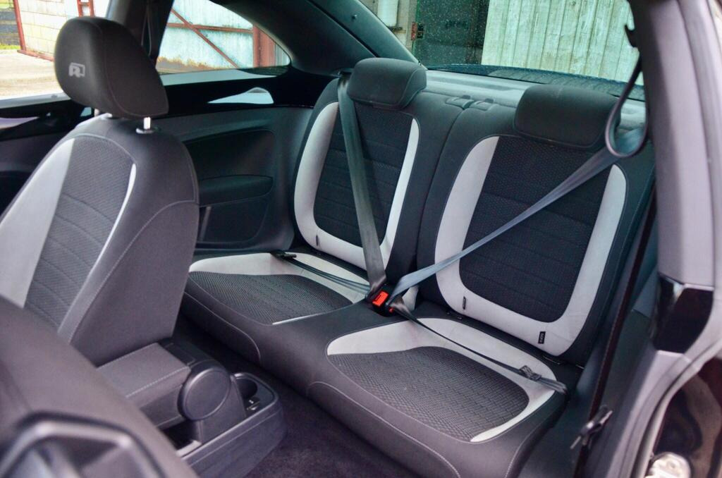 
								2016 Volkswagen Beetle2.0 TDI BlueMotion Tech R-Line full									