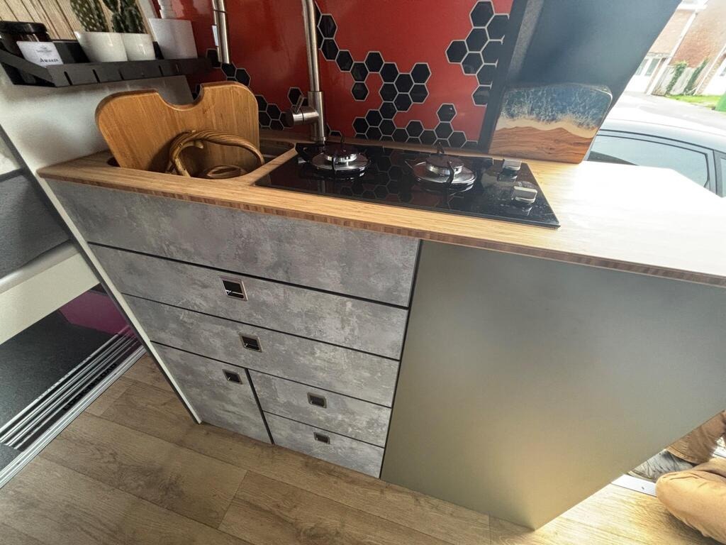 
								2016 Volkswagen Crafter CR35 LWB Campervan 2.0 TDI Bluemotion Tech full									