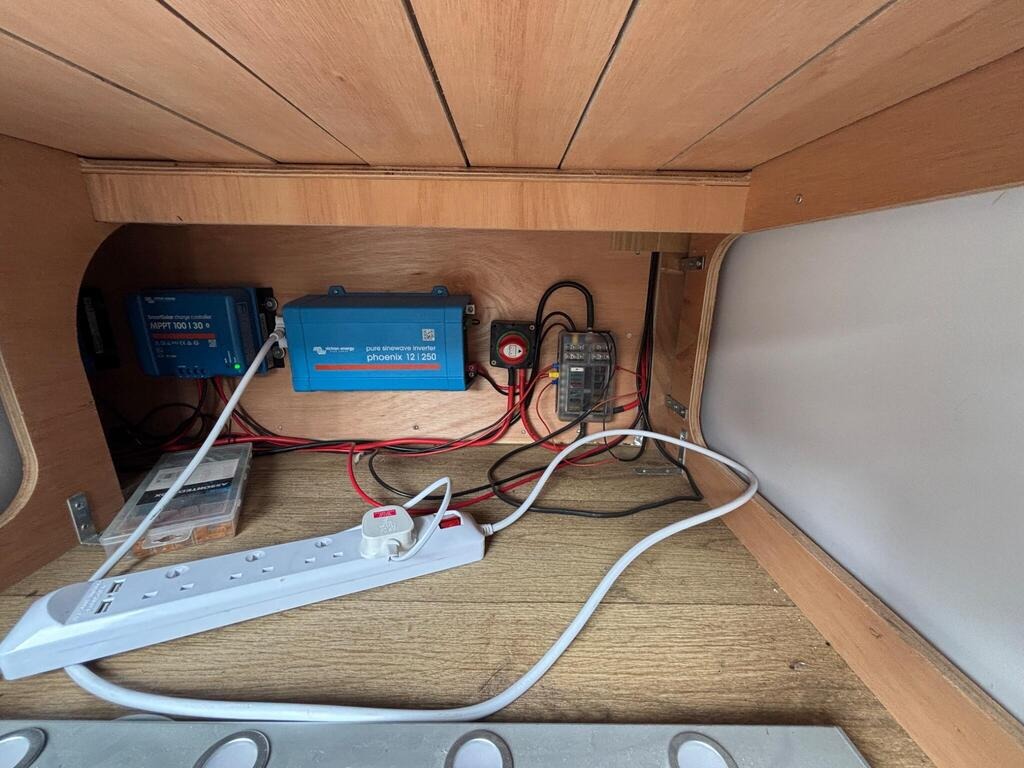 
								2016 Volkswagen Crafter CR35 LWB Campervan 2.0 TDI Bluemotion Tech full									