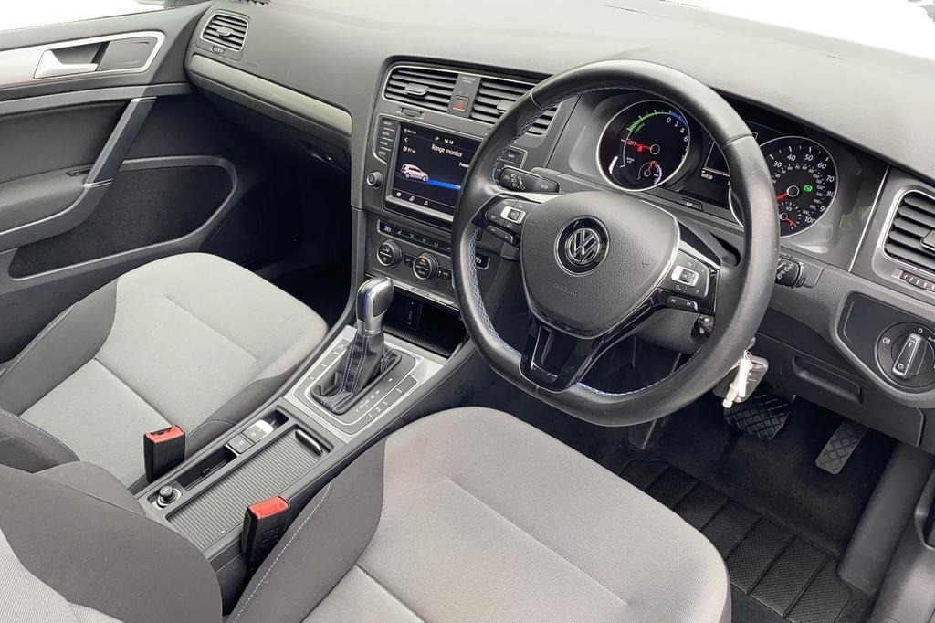 
								2016 Volkswagen e-Golf full									