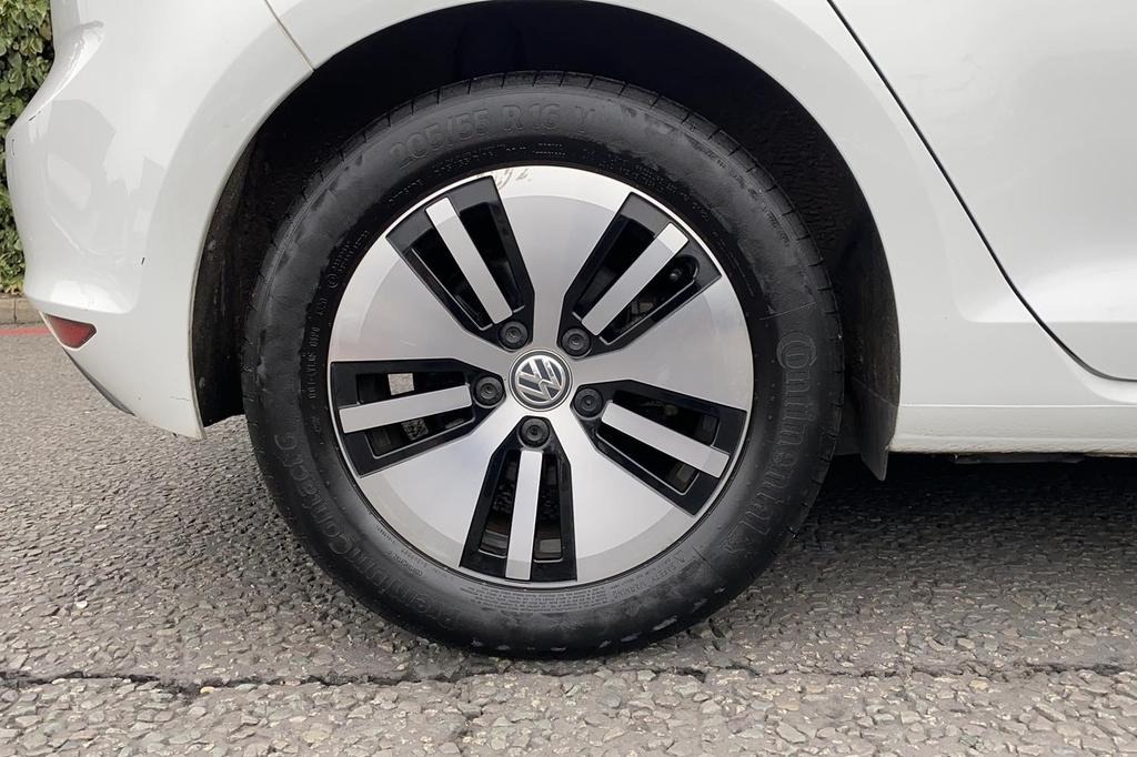 
								2016 Volkswagen e-Golf full									