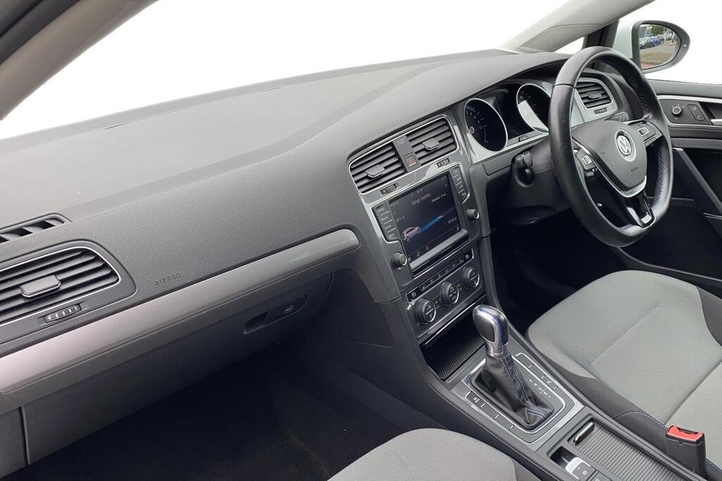 
								2016 Volkswagen e-Golf full									