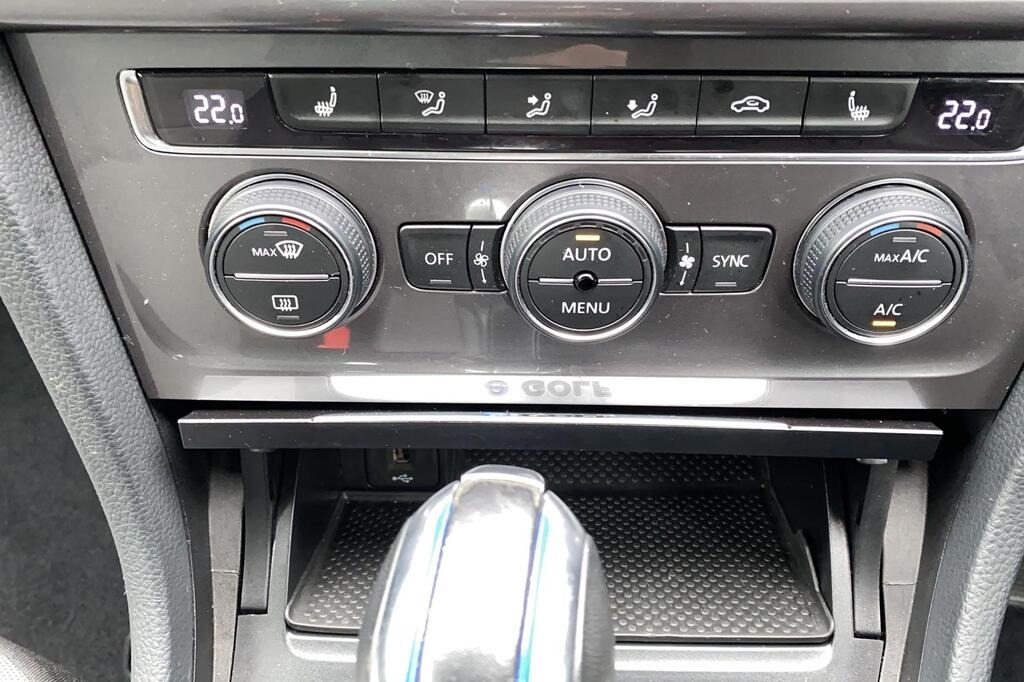 
								2016 Volkswagen e-Golf full									