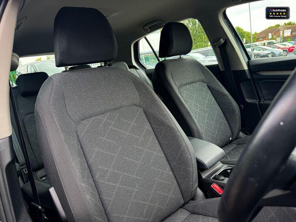 
								2023 Volkswagen Golf 2.0 TDI Life DSG full									