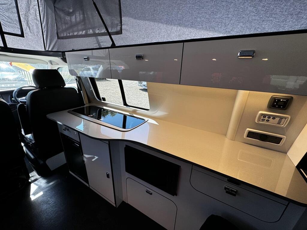 
								2020 Volkswagen T6.1 All Seasons full									