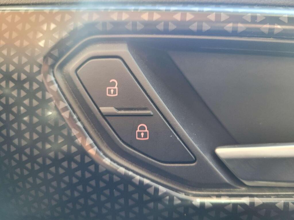 
								2021 Volkswagen T-Cross 1.0 TSI SEL full									